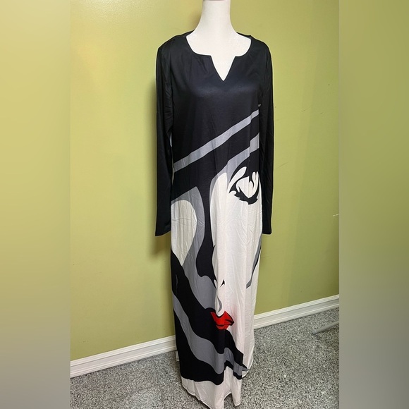 Notched Neck Figure Graphic Dress size XL12 - Picture 9 of 13